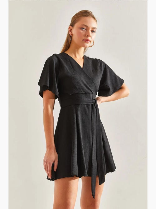 Vestido cruzado con lazo en la cintura y pantalones cortos lucci - Kiabi