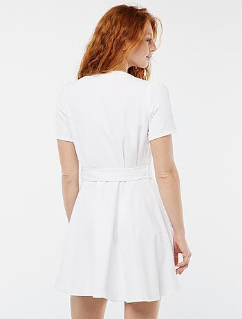 Vestido cruzado corte recto con cuello cruzado