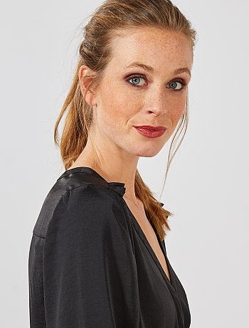 Vestido cruzado de raso con volantes - Kiabi