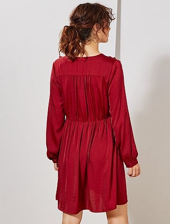 Vestido cruzado de raso con volantes - Kiabi