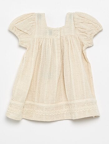 Vestido de algodón y lino con detalles de macramé