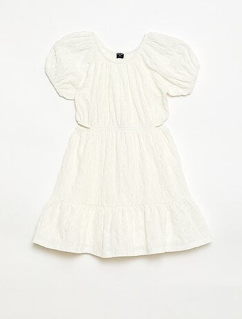 Vestido de broderie inglesa