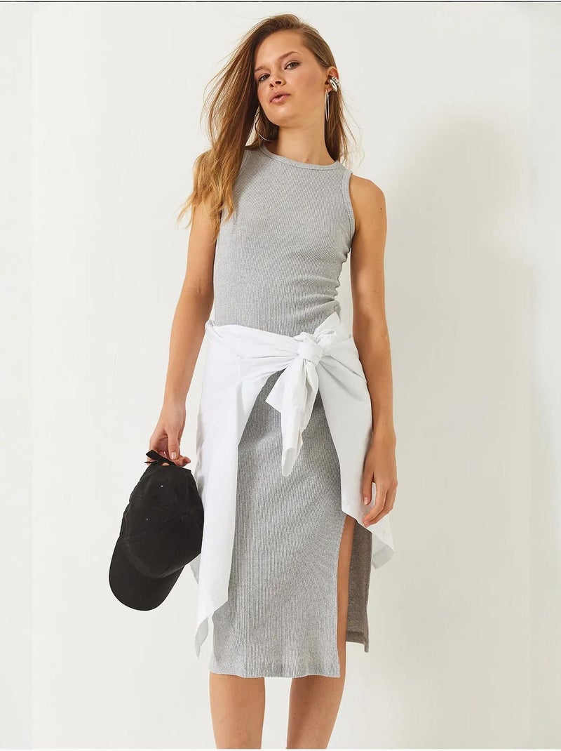 Vestido de canalé con cuello redondo y detalle de abertura lucci Gris - Kiabi