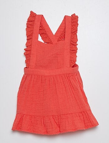 Bebe con vestido discount rojo