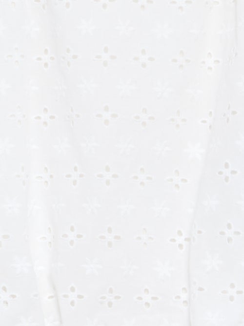 Vestido de corte globo con bordados ingleses - Kiabi