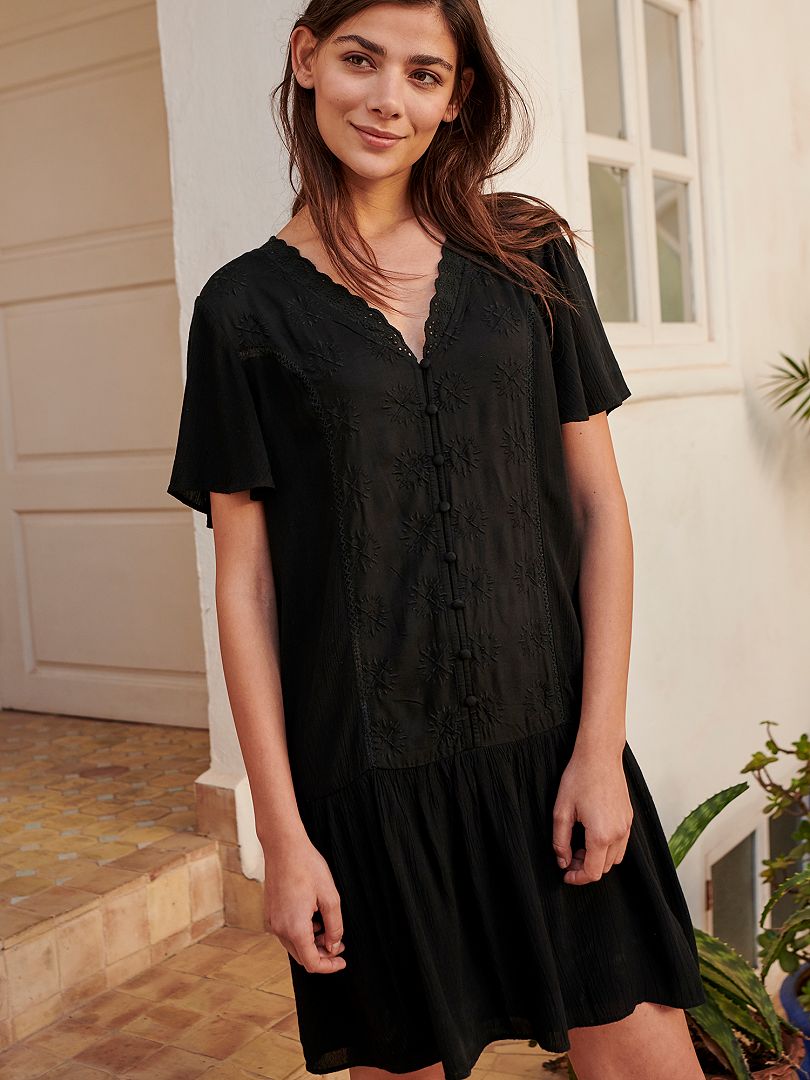 Vestido de crepé bordado Negro - Kiabi