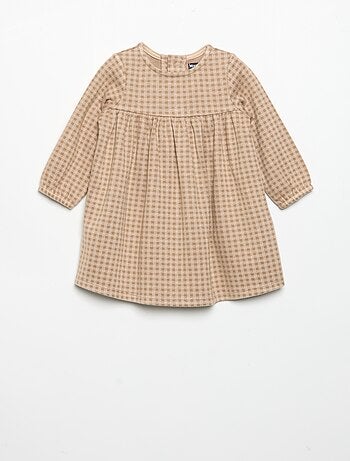 Vestido de cuadros y manga larga