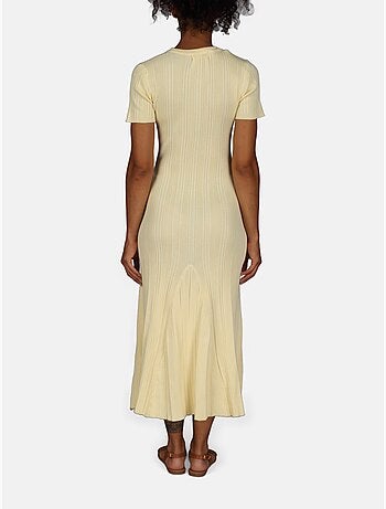 Vestido de cuello redondo