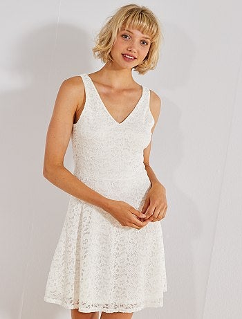 Vestido de encaje con cuello de pico - Kiabi