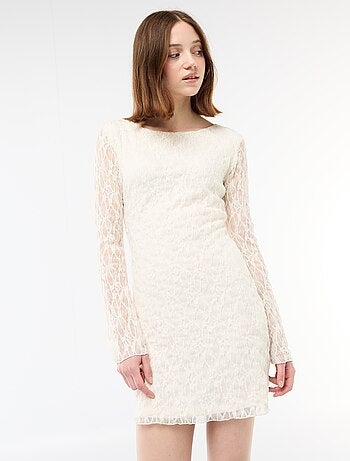 Vestido de encaje con mangas pagoda