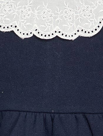 Vestido de felpa de manga larga con cuello bordado