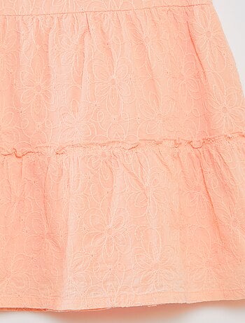 Vestido de fiesta con capas