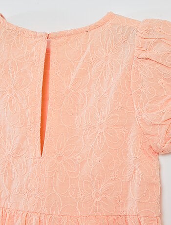 Vestido de fiesta con capas
