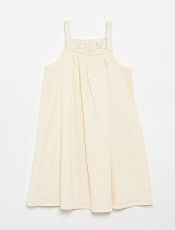 Vestido de ganchillo y crepé