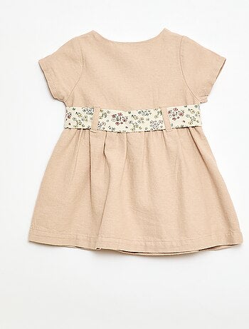 Vestido de lino mezclado con cinturón