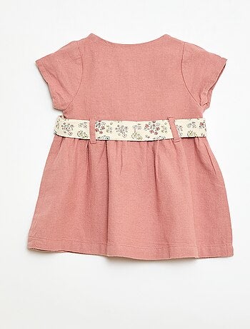 Vestido de lino mezclado con cinturón