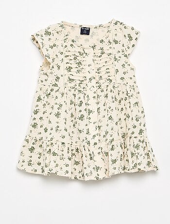 Vestido de manga corta con bordados ingleses