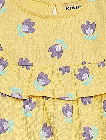 Vestido de manga corta con volantes