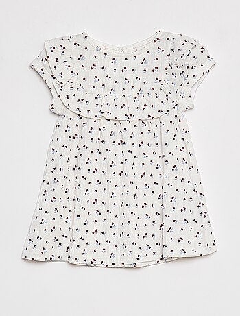 Vestido de manga corta con volantes