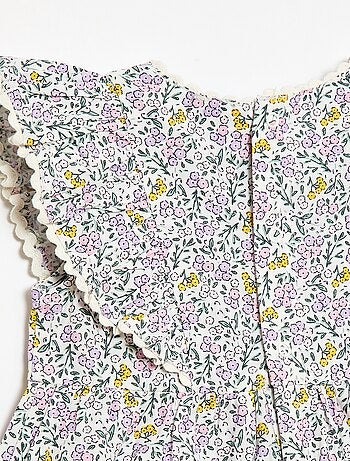 Vestido de manga corta con volantes