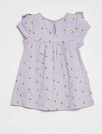 Vestido de manga corta con volantes