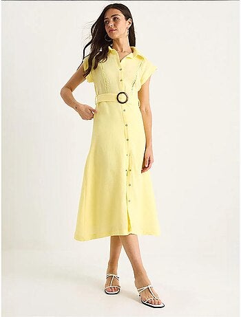 Vestido de muselina con detalle de encaje, cierre de botones, cinturón y forro. Lucci