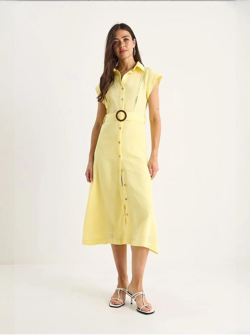 Vestido de muselina con detalle de encaje, cierre de botones, cinturón y forro. Lucci Amarillo limón - Kiabi