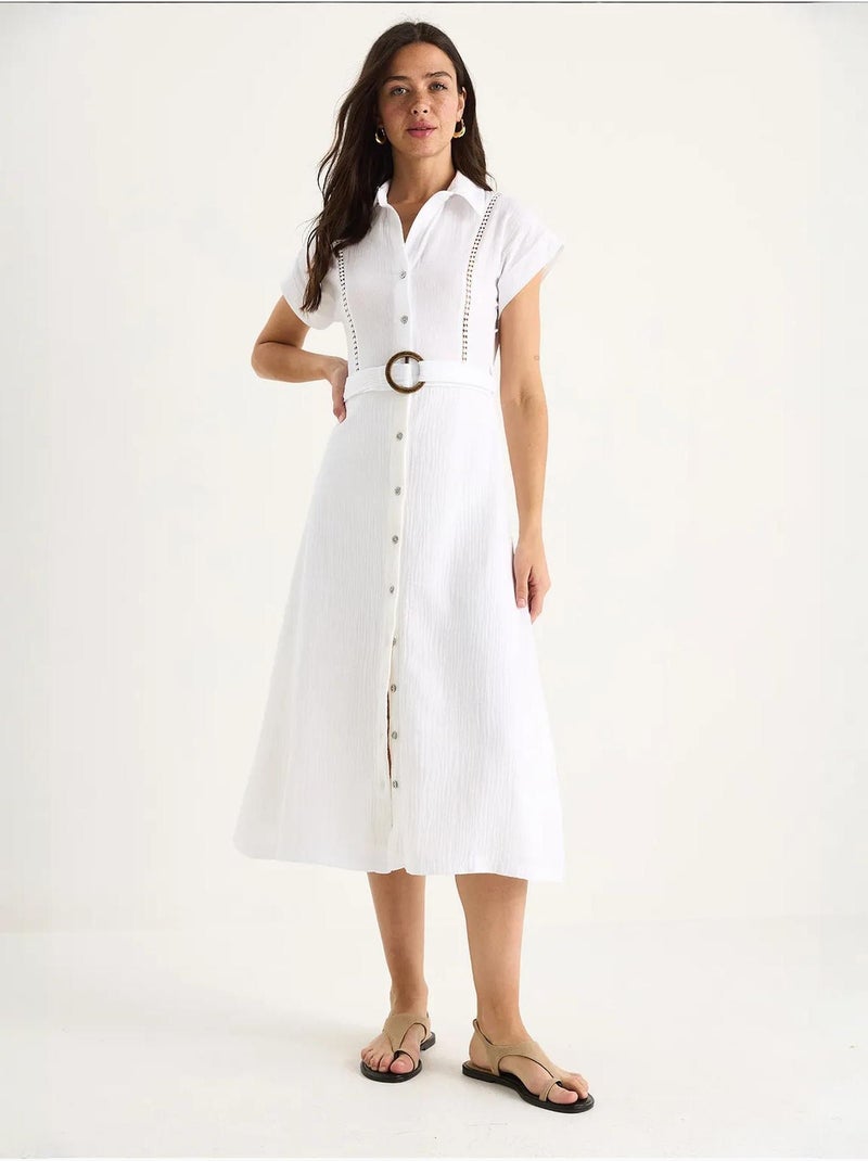 Vestido de muselina con detalle de encaje, cierre de botones, cinturón y forro. Lucci Blanco - Kiabi