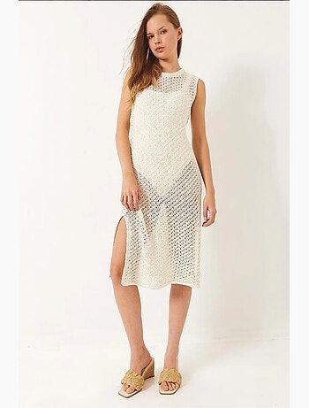 Vestido de playa calado con cuello redondo y detalle de abertura lucci