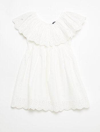 Vestido de propolina con detalles de bordado inglés