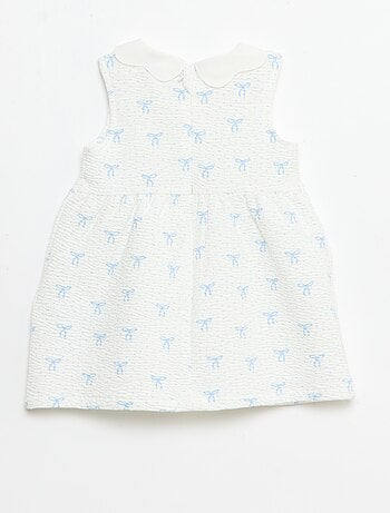 Vestido de punto arrugado con cuello de popelina