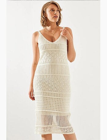Vestido de punto calado con tirantes finos y forro lucci