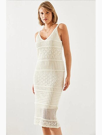 Vestido de punto calado con tirantes finos y forro lucci