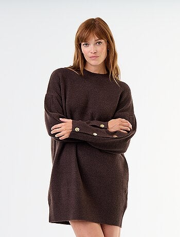 Vestido de punto con botones martillados