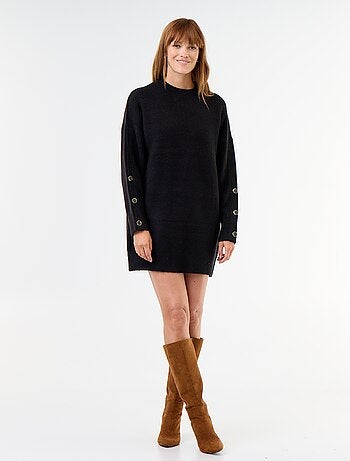 Vestido de punto con botones martillados