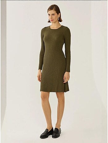 Vestido de punto con cuello redondo