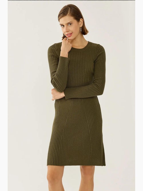 Vestido de punto con cuello redondo hiccup - Kiabi Vestido de punto con cuello redondo hiccup - Kiabi
