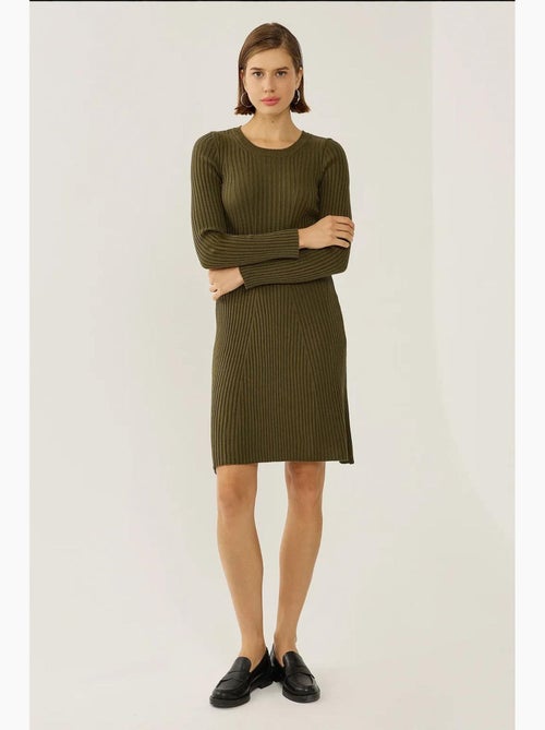 Vestido de punto con cuello redondo hiccup - Kiabi Vestido de punto con cuello redondo hiccup - Kiabi