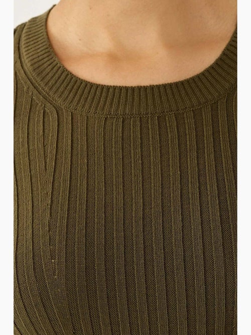 Vestido de punto con cuello redondo hiccup - Kiabi Vestido de punto con cuello redondo hiccup - Kiabi