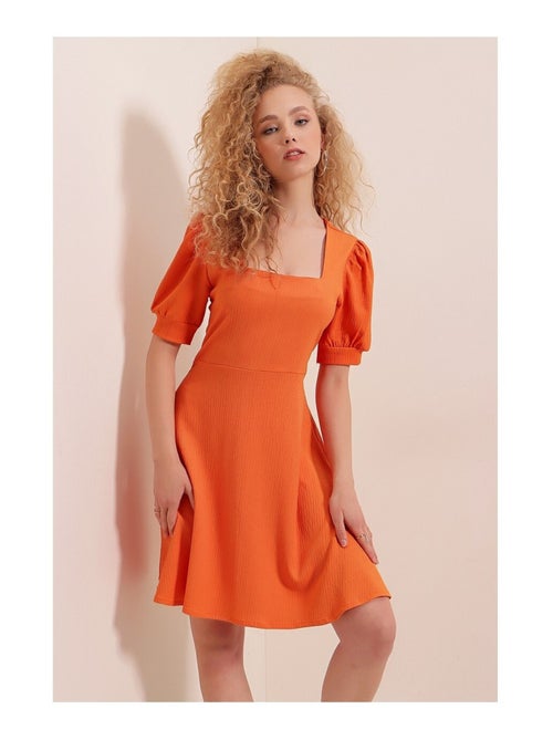 Vestido de punto con escote cuadrado - Kiabi