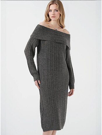 Vestido de punto extragrande con hombros descubiertos de bdart