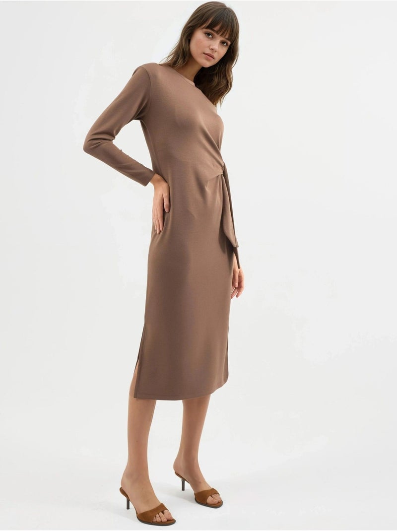 Vestido de punto midi con cuello redondo hiccup Camel - Kiabi