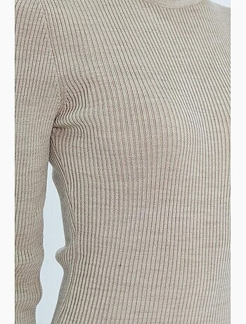 Vestido de punto midi de cuello alto y corte entallado con abertura de mixray