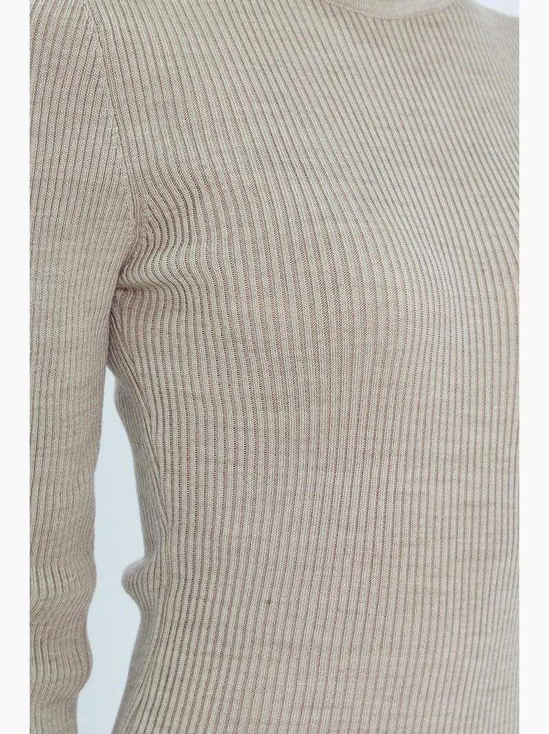 Vestido de punto midi de cuello alto y corte entallado con abertura de mixray Arena - Kiabi