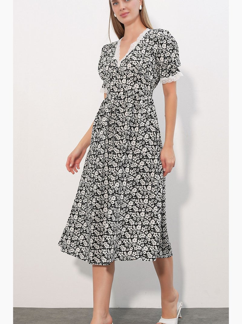 Vestido de punto midi de línea a con cuello de pico y flores bdart Negro Blanco - Kiabi