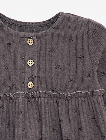 Vestido de punto suave acanalado con cuello abotonado