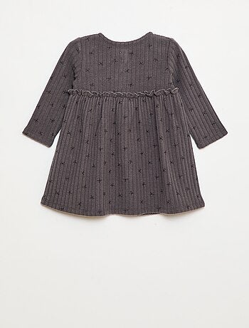 Vestido de punto suave acanalado con cuello abotonado