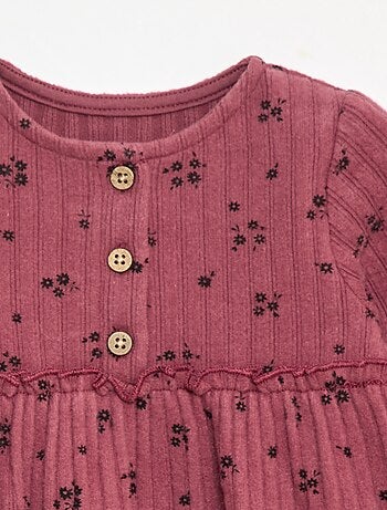 Vestido de punto suave acanalado con cuello abotonado