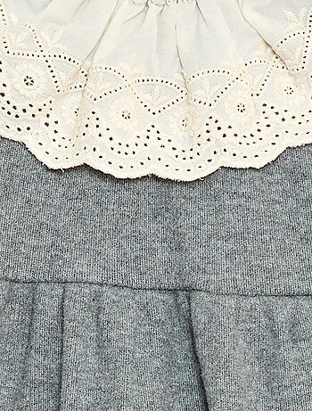 Vestido de punto suave con cuello fantasía