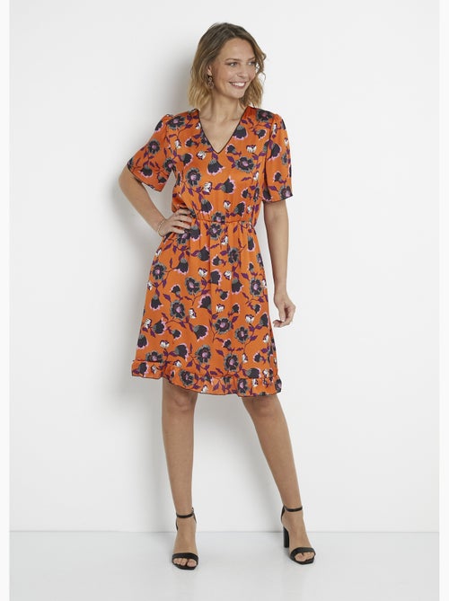 Vestido de satén con flores y mangas de mariposa - Afibel - Kiabi Vestido de satén con flores y mangas de mariposa - Afibel - Kiabi